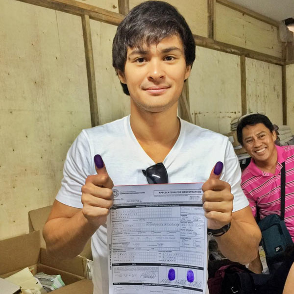 LOOK: Celebrities who are now registered voters #4 1