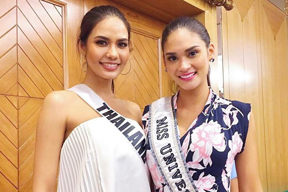 Look Miss Universe Bets Take Selfies With Pia Wurtzbach Abs Cbn News