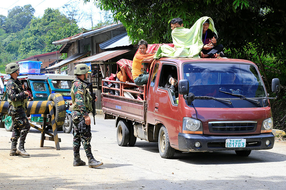 Philippines: Duterte declares martial law in Mindanao amid clashes