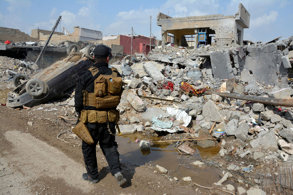 Aid groups warn of chaos after Mosul civilians told to flee Aid groups warn of chaos after Mosul civilians told to flee
