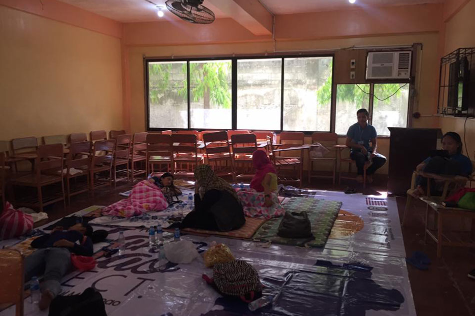 Security forces hit Maute militants; civilians wave white flags