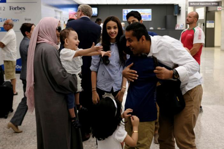 Supreme Court Partially Lifts Injunctions Against Trump's Travel Ban Supreme Court Partially Lifts Injunctions Against Trump's Travel Ban