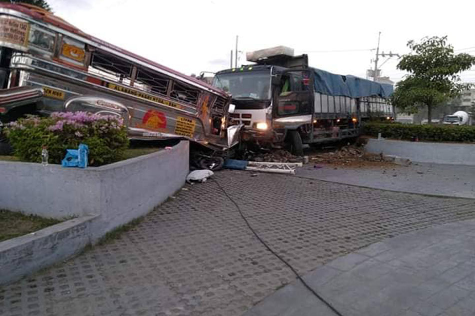 Trak Inararo Ang Ilang Sasakyan Sa Taguig Patay Sugatan Abs Cbn