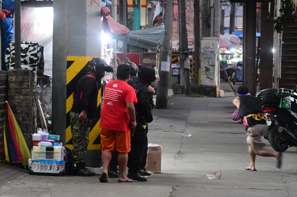 Gunfight Erupts Near Quezon City Mall Abs Cbn News