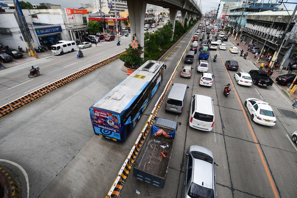 MMDA Considers Use Of EDSA Bus Lanes For Faster COVID Vaccine Transport Filipino News