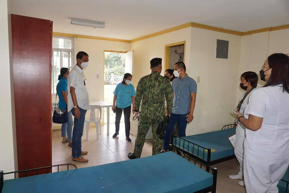 Ginagawang isolation facility ang Cavite State University sa harap ng pagdami ng COVID-19 cases sa probinsiya