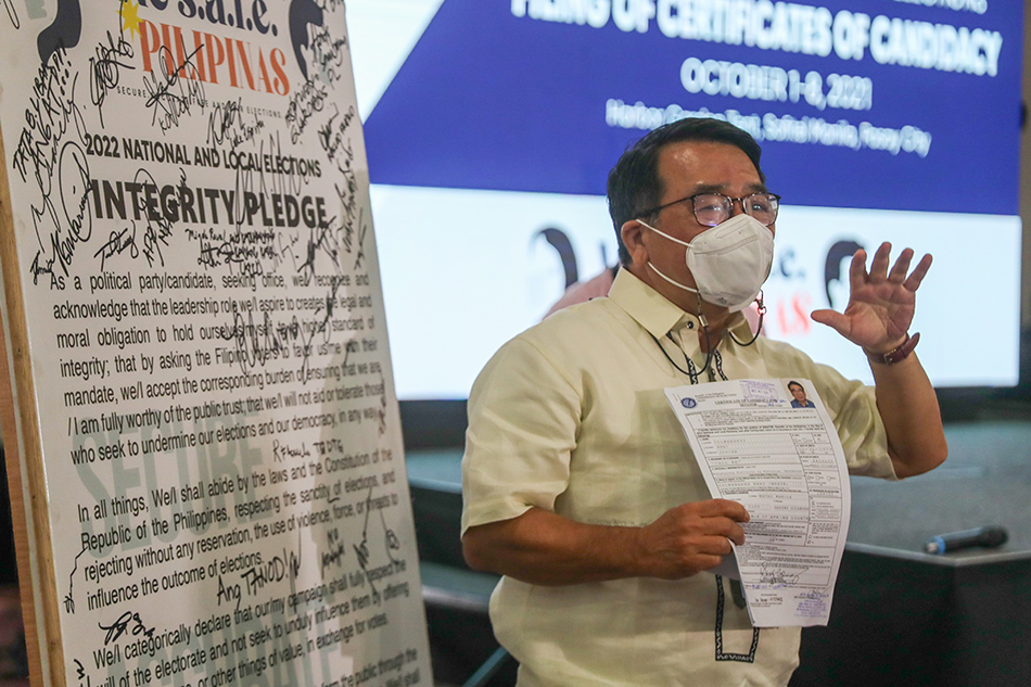 Neri Colmenares files his certificate of candidacy fr senator at the Harbor Garden tent of the Sofitel Hotel in Pasay City on October 07, 2021. Jonathan Cellona, ABS-CBN News