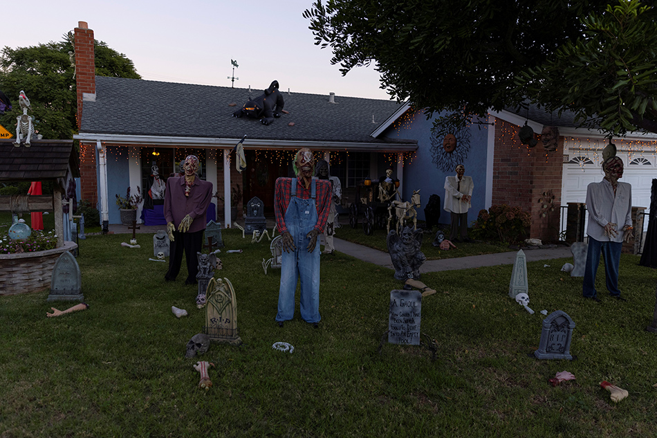 A house in a neighborhood is decorated for Halloween in Encinitas, California, US, October 28, 2021. Mike Blake, Reuters