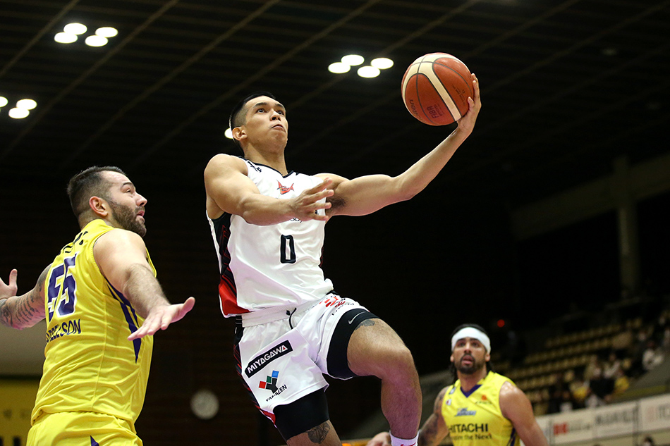 Thirdy Ravena scored all 13 of his points in the second half for San-En. (c) B.LEAGUE