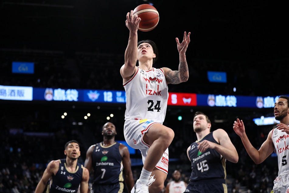 Dwight Ramos and the Toyama Grouses were beaten anew by the Ryukyu Golden Kings. (c) B.LEAGUE
