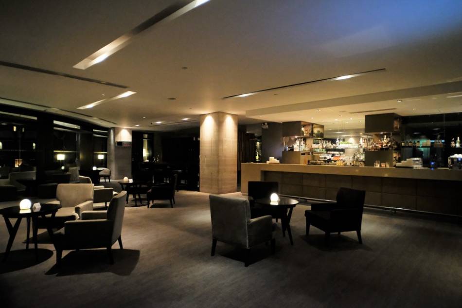  The comfy interiors of The Lounge. Jeeves de Veyra