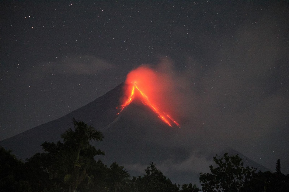 Phivolcs Tells Residents In Mayon Danger Zone To Prepare For Possible