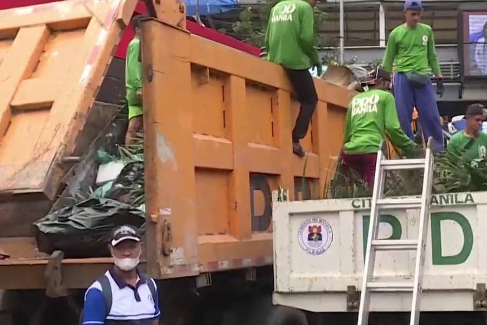 Undas 2023 Trak Trak Ng Basura Nakolekta Sa Manila North Cemetery