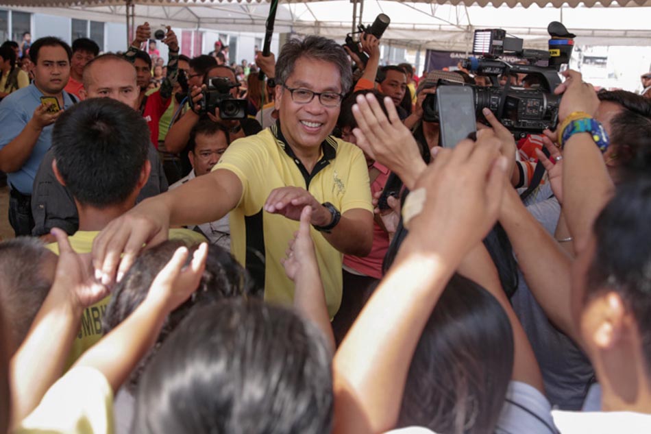 Mar Roxas meets with NHA project recipients Page 7 1