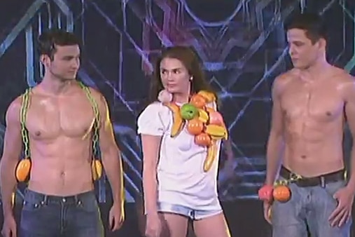 Banana Split Spoofs Bench Sexy Fashion Show Abs Cbn News