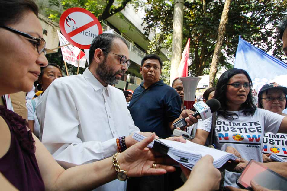 Climate justice advocates file complaint at CHR 3