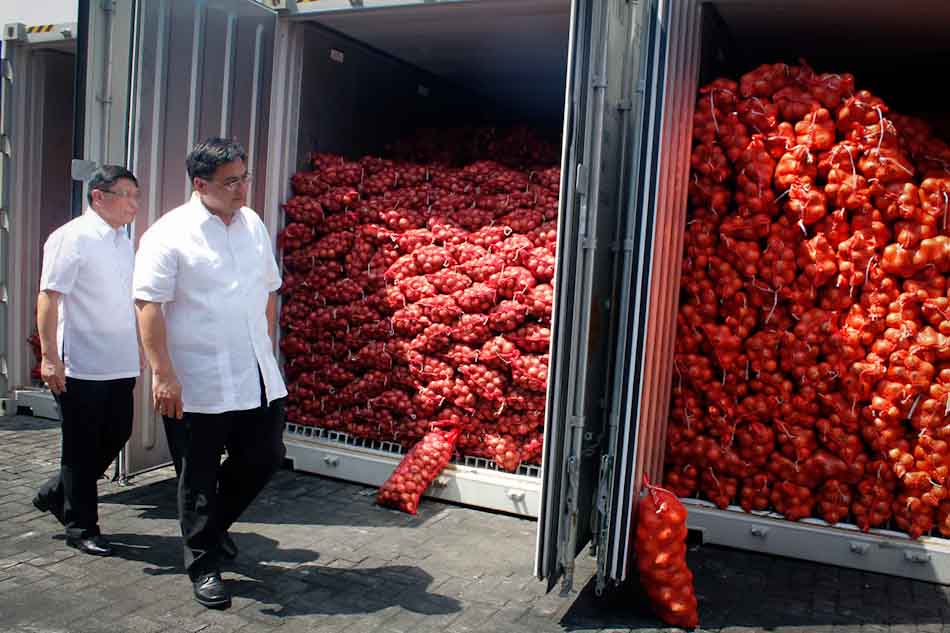 Ex Bpi Exec Gave Onion Importers P M Tax Break Abs Cbn News