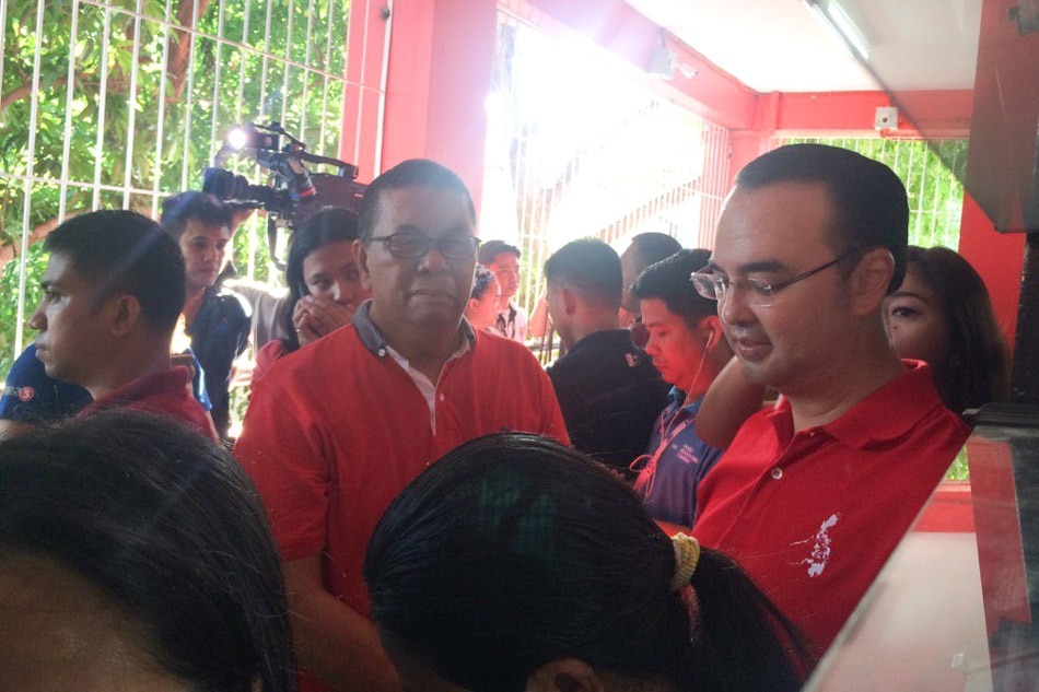 Cayetano casts vote in Taguig