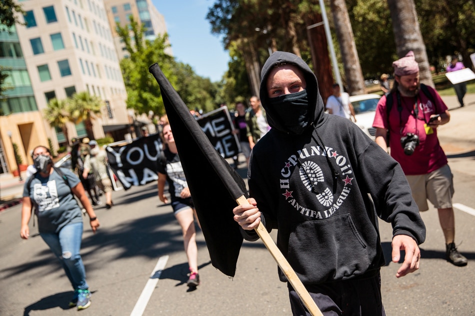 ABD: Antifaşistler Neo-Nazilerle Çatıştı