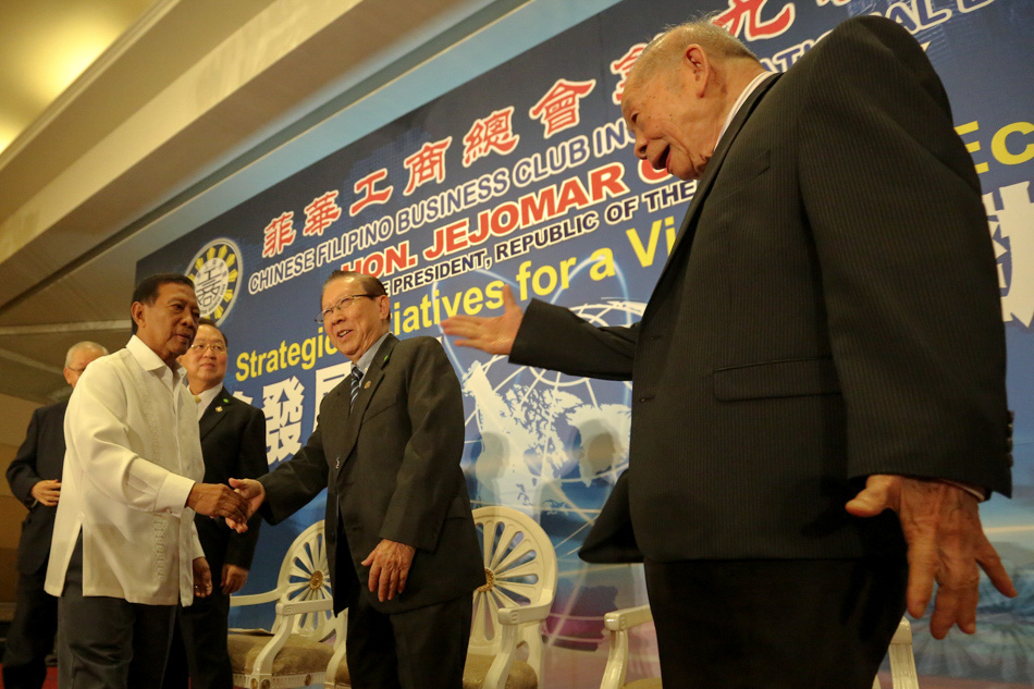 Binay woos Chinese-Filipino businessmen 1