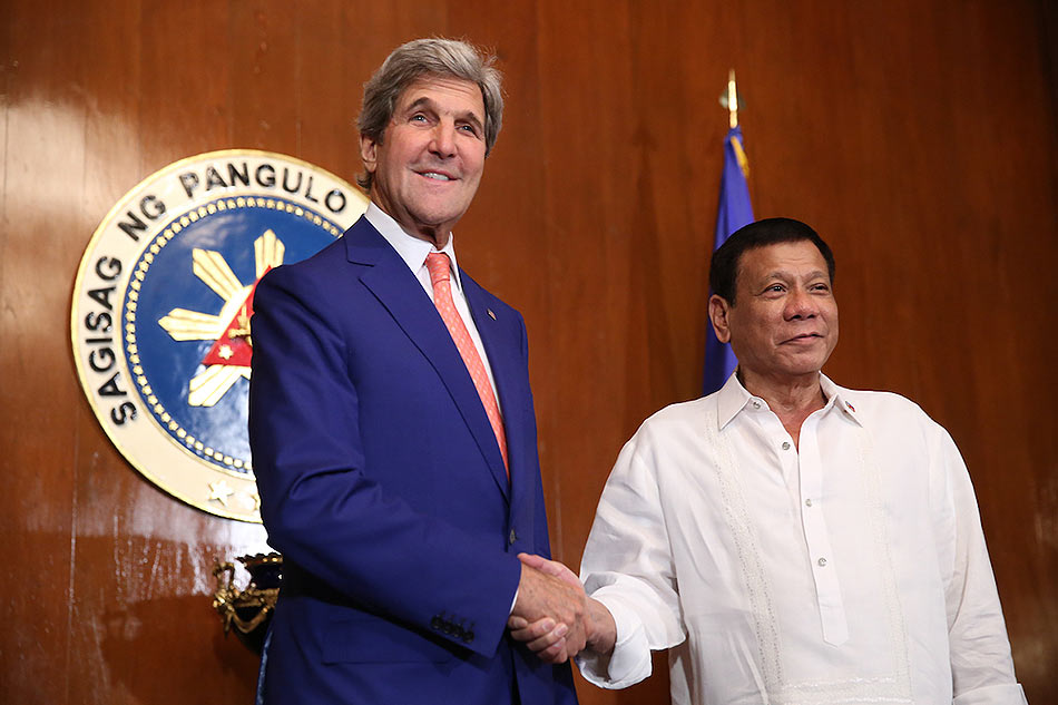 Kerry meets with Duterte, discuss various issues