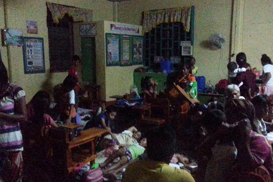 Look Families Evacuated In La Union Amid Super Typhoon Lawin