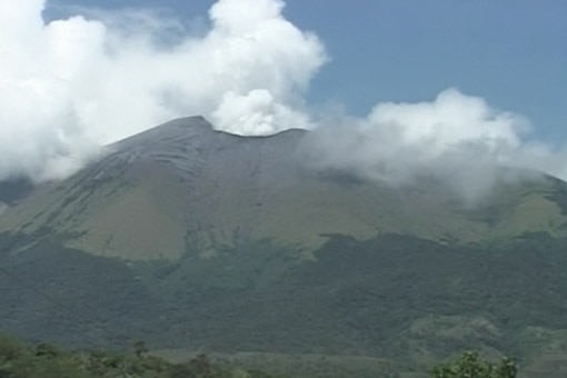 Kanlaon Volcano Spews Steam Anew Abs Cbn News 2910