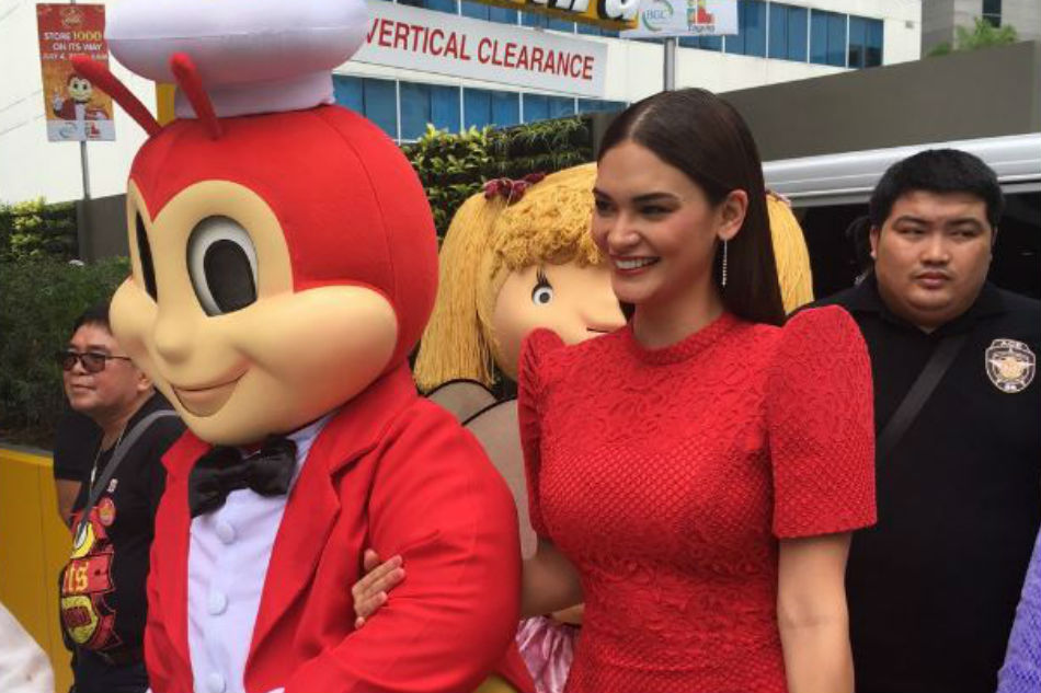 Look Pia Wurtzbach Opens Jollibees 1000th Branch Abs Cbn News 1164