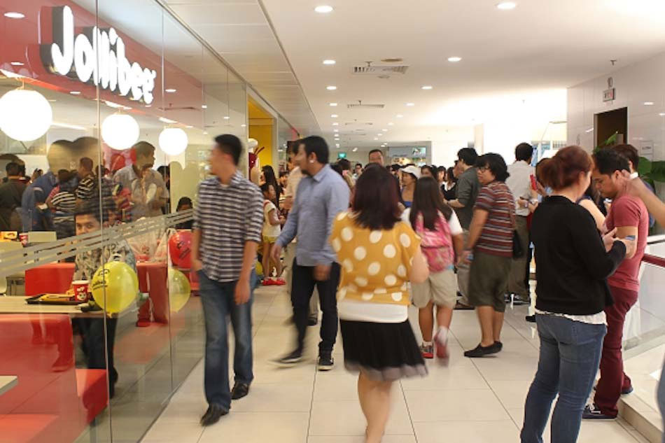 Jollibee to open 15 more outlets in Singapore, eyes 150 in Indonesia 1