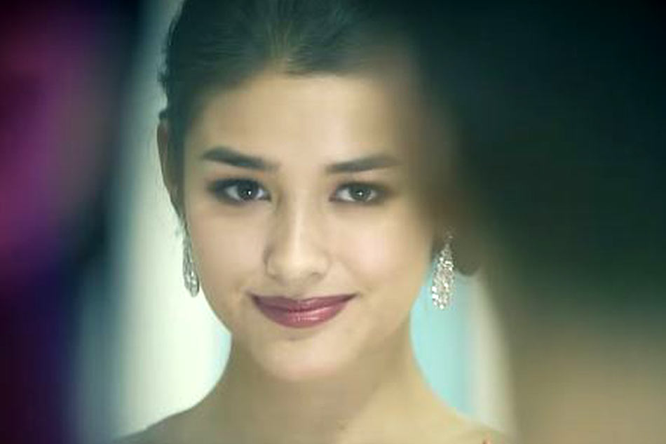 Watch Liza Soberano As Pia Wurtzbach In Mmk Teaser Abs Cbn News 3295