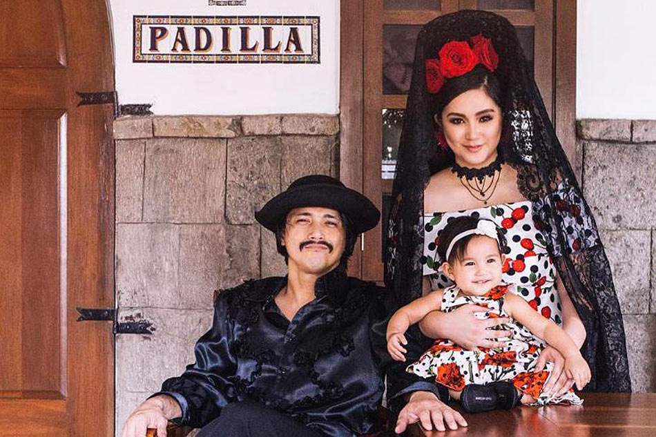LOOK Robin Padilla, family transform into Spanish royalty for