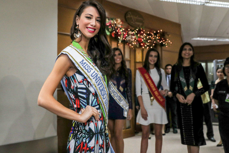 Slideshow First Batch Of Miss Universe Candidates Arrives E55