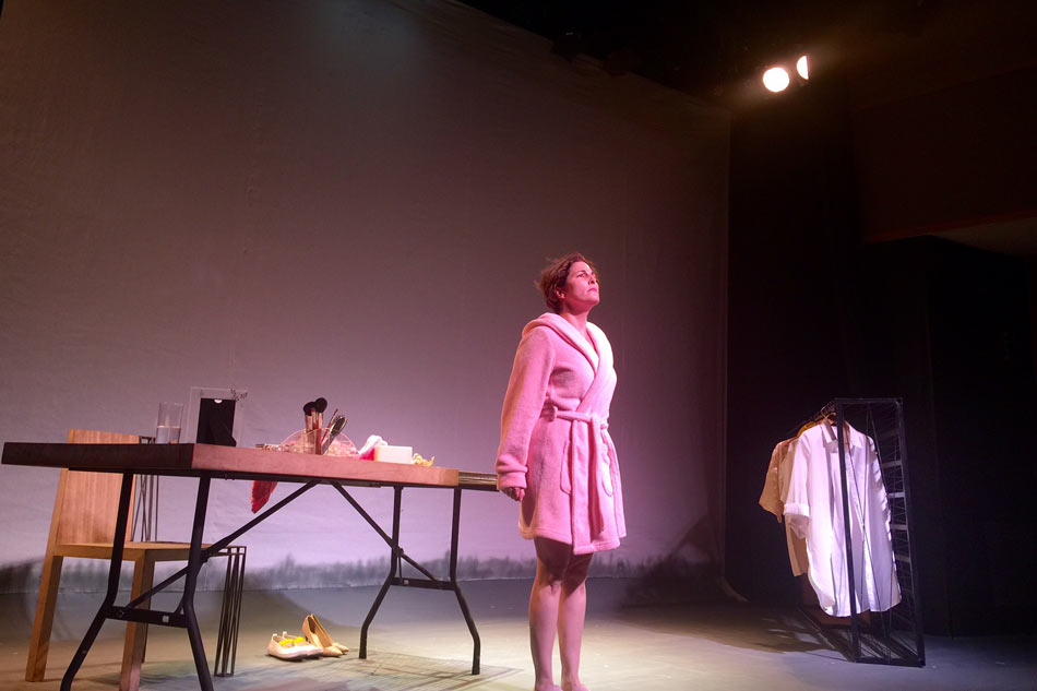 Review: Angeli Bayani acts up a storm in &#39;Buwan at Baril&#39; 2