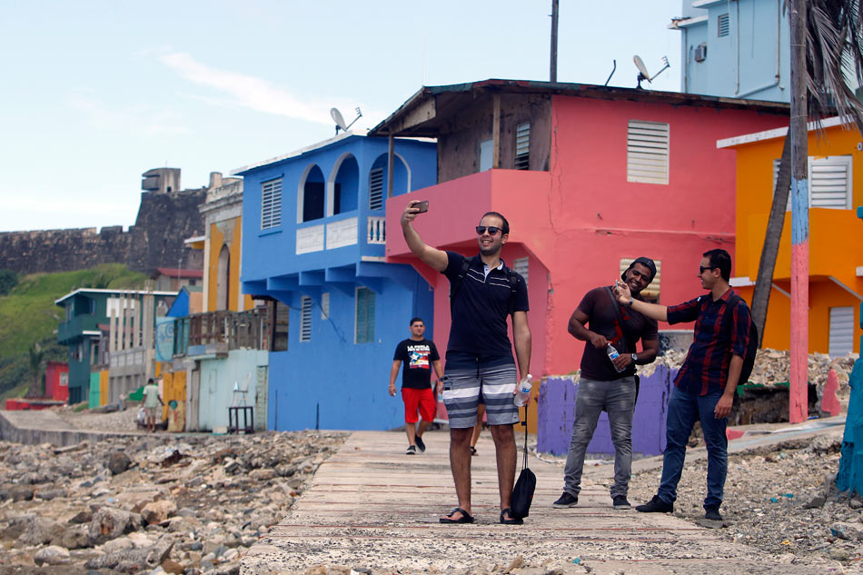 Tourists seeking &#39;Despacito&#39; discover Puerto Rican barrio 1