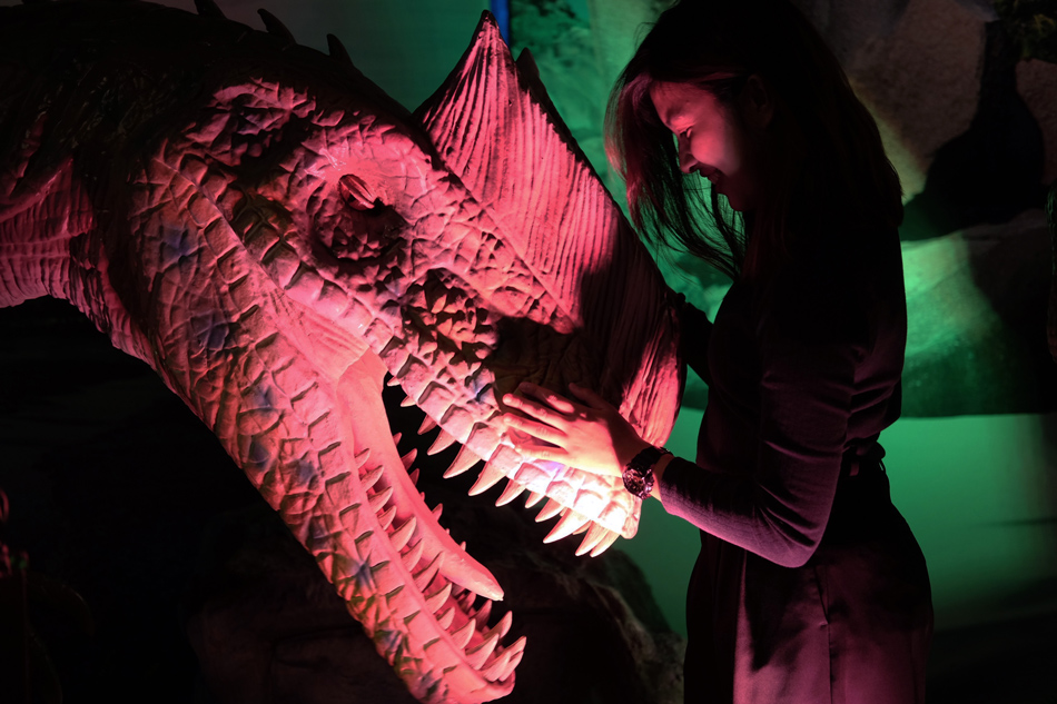 dinosaur exhibit at garden state plaza