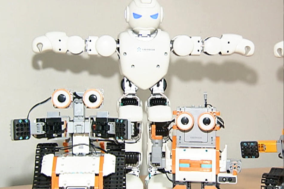 Mga Robot Katuwang Na Rin Sa Pag Aaral Abs Cbn News