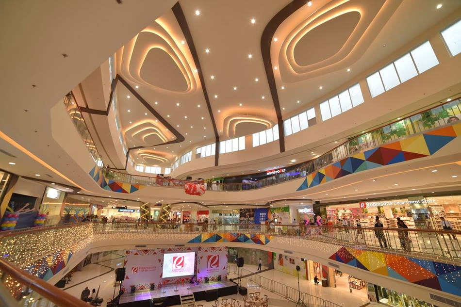 New mall brings holiday cheer to Tacloban ABSCBN News