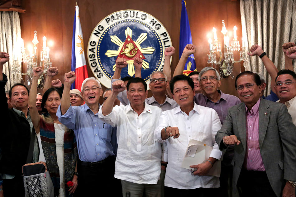 PH communists warn peace pact unlikely before 2019 | ABS-CBN News