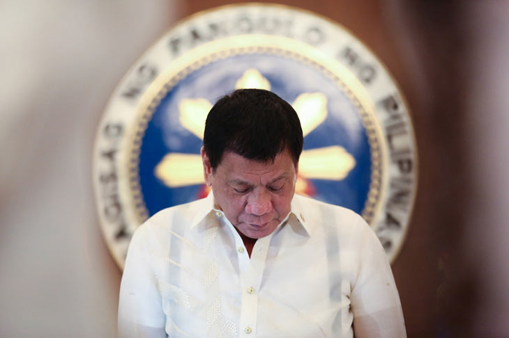 Duterte apologizes for Korean&#39;s killing 1