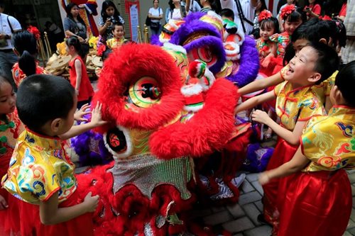 Manila bans dragon dances, parties to celebrate Chinese New Year