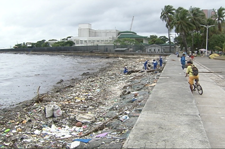 PH Coast Guard, naglinis sa Manila Bay  ABSCBN News