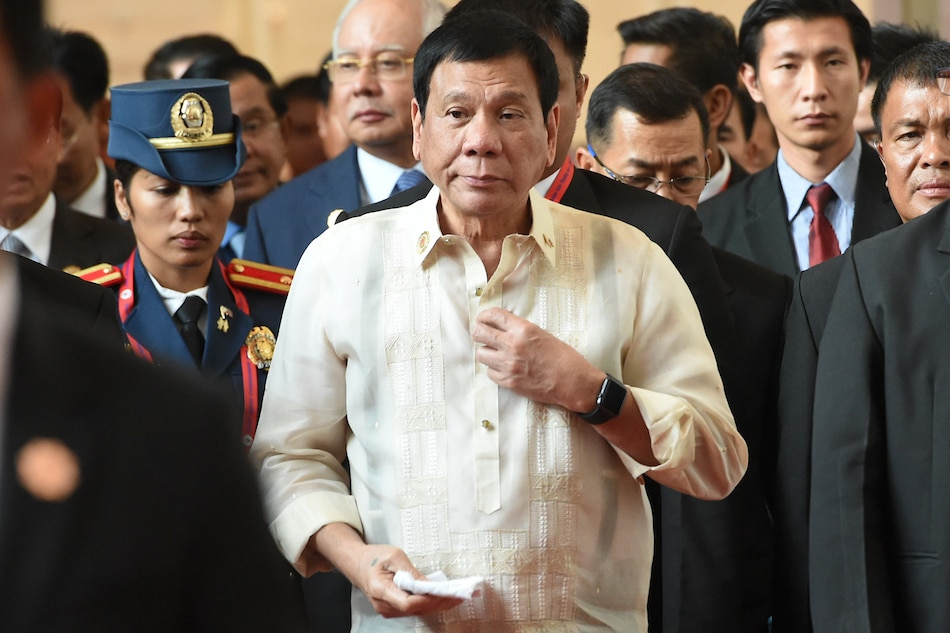 Duterte goes shopping at Greenbelt