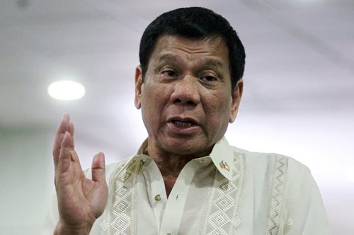 Duterte nakiusap sa mga sundalo, pulis na huwag magkudeta laban sa kaniya