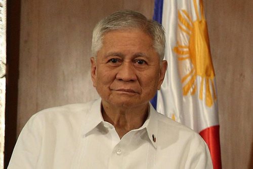 Ex-DFA chief Del Rosario tells public to vote for candidate who is good for PH, not China