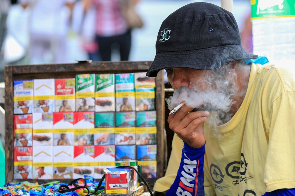 Public Smoking Ban Gets Broad Support In Philippines ABS CBN News   20170519 Smoking Ban Rtr 