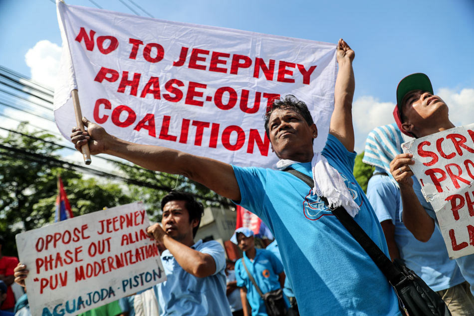 Jeepney drivers protest plan to phase out old PUJs anew 1