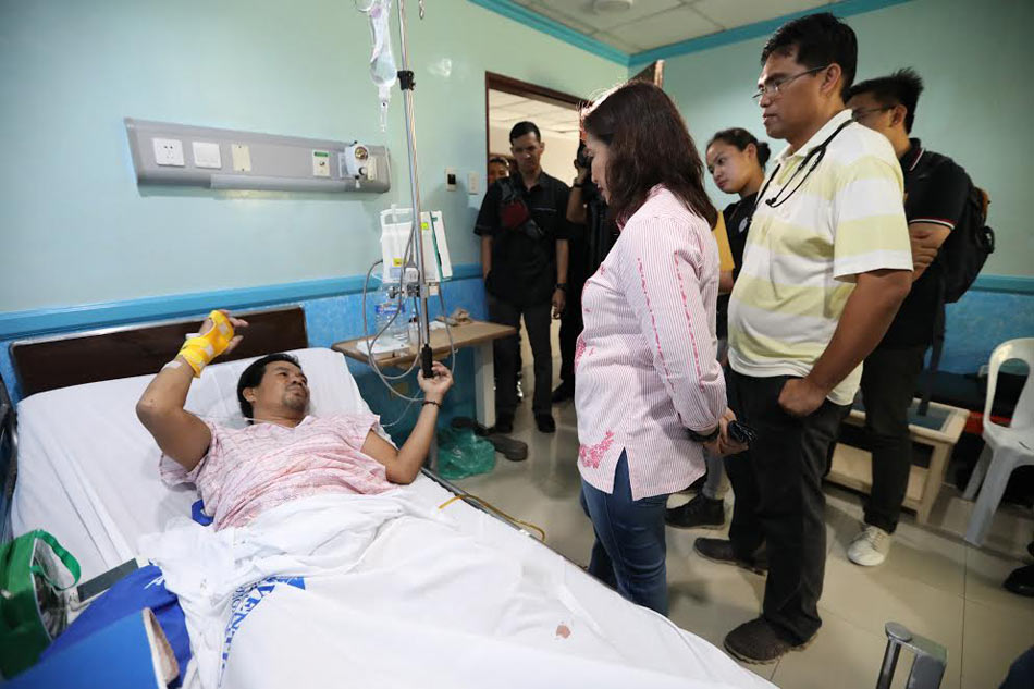 Robredo visits wounded soldiers in Iligan 1