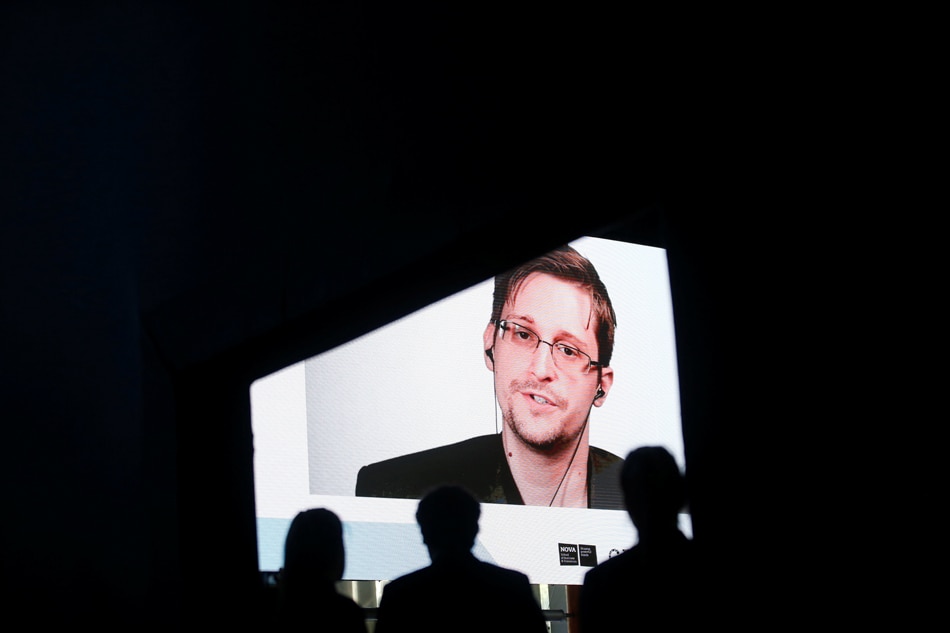 Snowden says democracy under threat by attacks on &#39;fake news&#39; 1