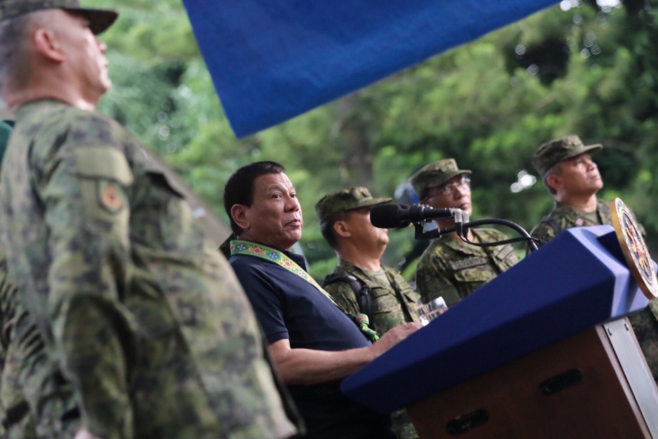Duterte dares soldiers on Trillanes&#39; side: Stage a mutiny 1
