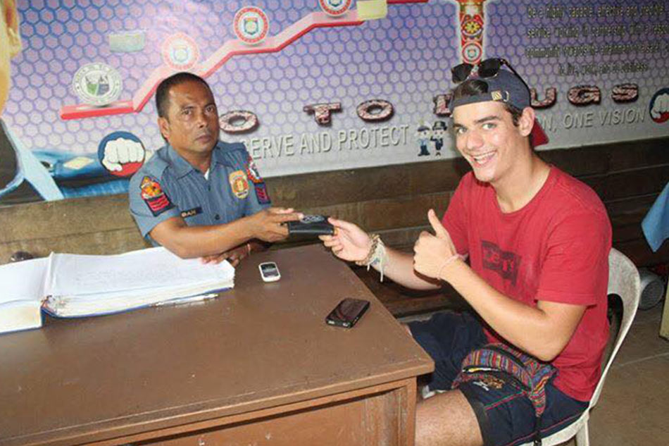 British national recovers lost wallet in Palawan 1